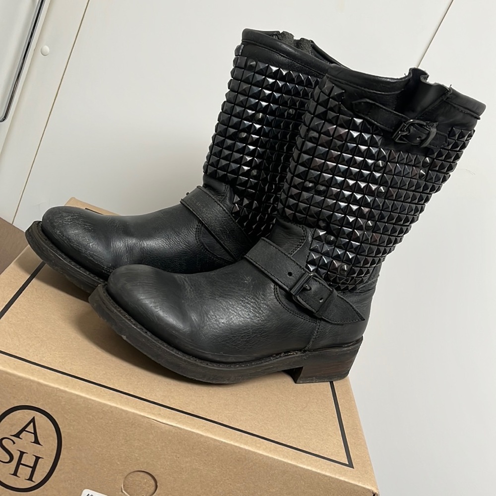 motorcycle boots
